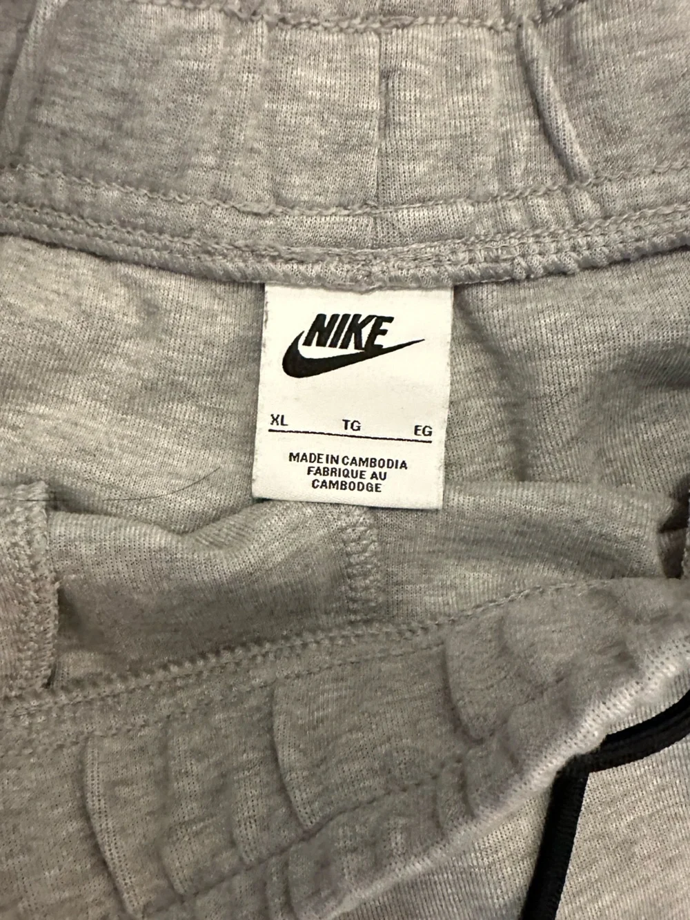 Nike Tech Light Gray Boy’s XL Sweatpants